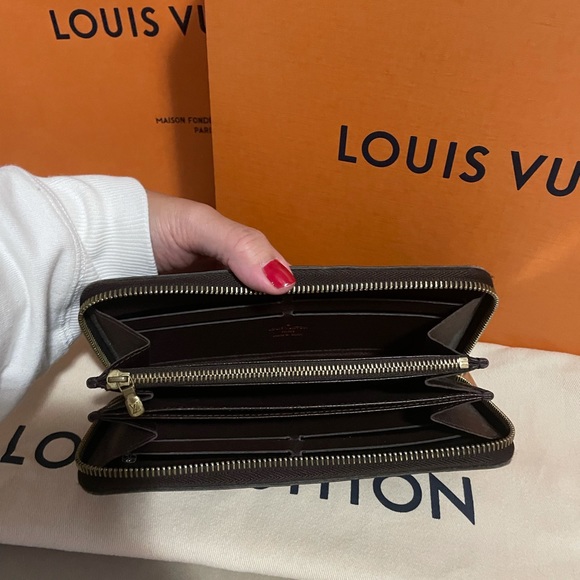 Louis Vuitton Damier Ebene Wallet - Picture 10 of 16